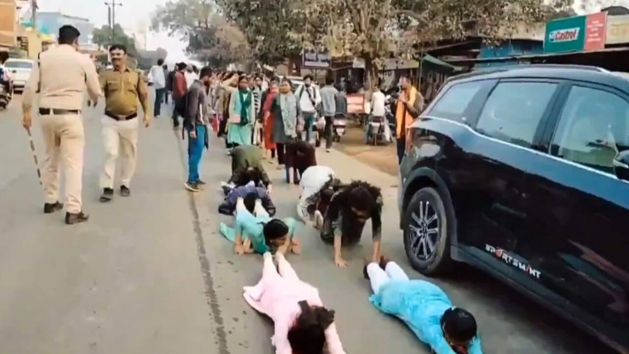 नौकरी के लिए शिक्षकों की BJP सरकार से दंडवत गुहार, प्रियंका गांधी ने वीडियो शेयर कर साधा निशाना