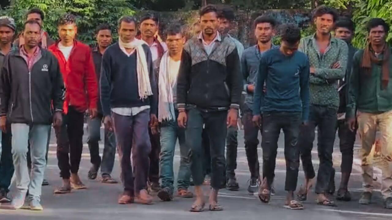 राजस्थान में काम के बाद ठगे गए उमरिया के 28 युवक, कलेक्टर कार्यालय में लगाई गुहार