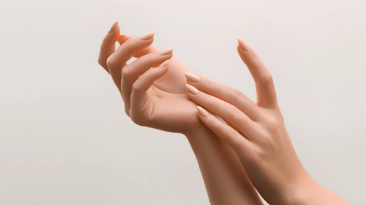 बर्तन धोने से हाथ हो जाते हैं रूखे, बेजान और कटे-फटे, अपनाएं ये 4 टिप्स, सॉफ्टनेस रहेगी बरकरार