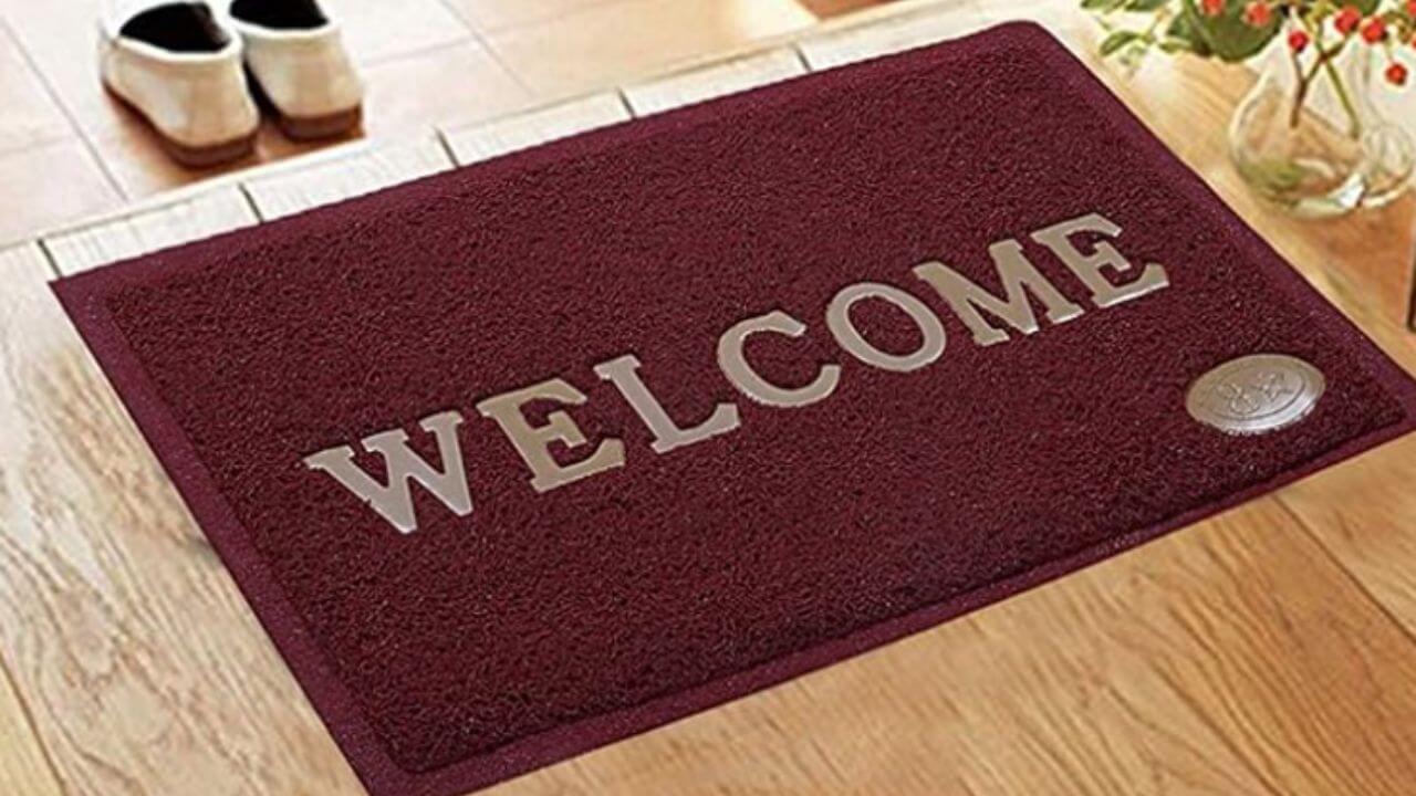 घर की दिशा के हिसाब से चुनें सही रंग की डोरमैट, खुशहाली का होगा स्वागत