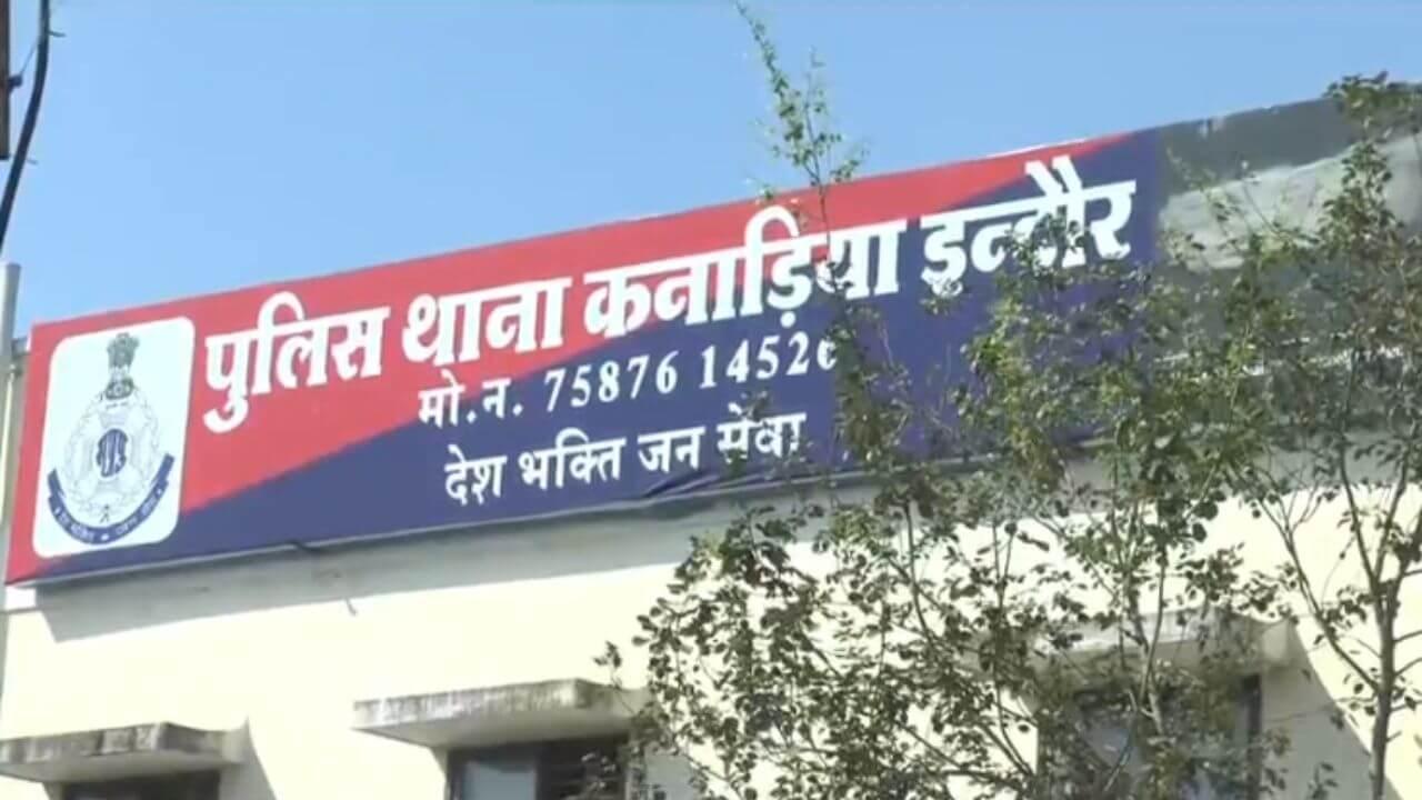 इंदौर जुए के फड़ पर पुलिस का छापा, 15 जुआरी गिरफ्तार, 1 लाख रुपए और मोबाइल जब्त