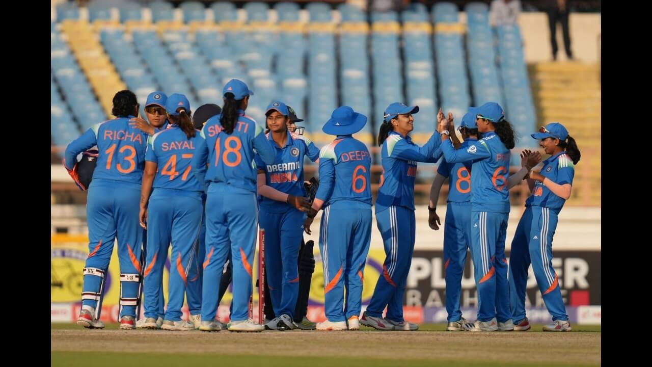 India Vs Ireland Women 3rd ODI : विमेंस इंडिया टीम ने दर्ज की वनडे इतिहास की सबसे बड़ी जीत, आयरलैंड को 304 रनों से हराया, सीरीज 3-0 से की अपने नाम