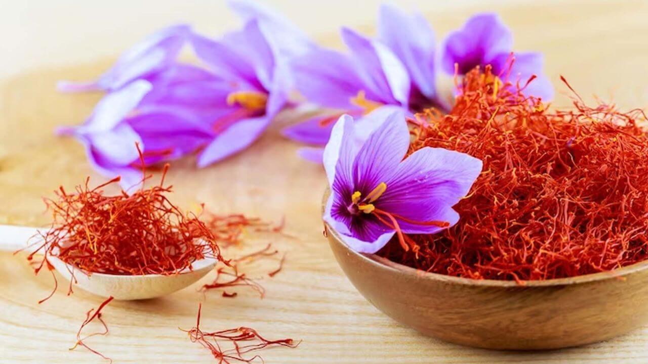 मूड बूस्टिंग के लिए केसर है सबसे बेहतरीन तरीका, जानें कैसे