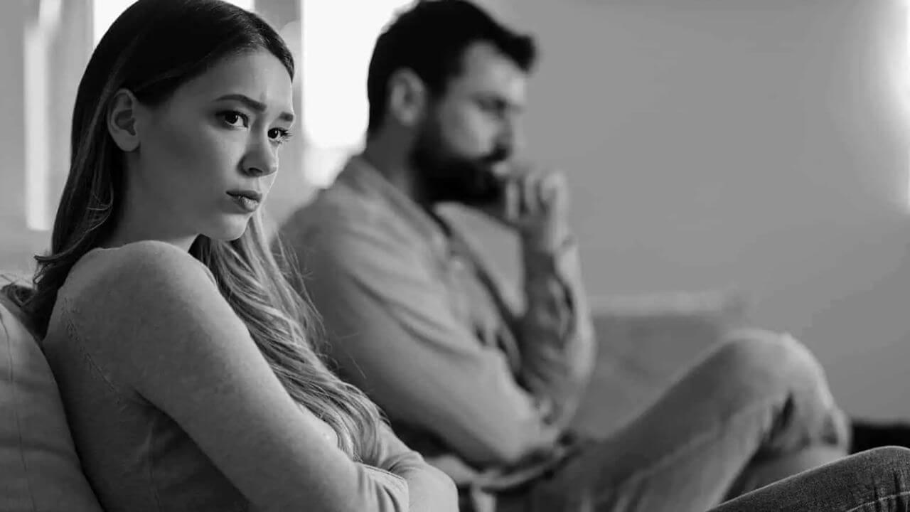 क्या आपका पार्टनर आपसे दूर भाग रहा है? जानें, रिश्ते को फिर से मजबूत बनाने के 3 तरीके