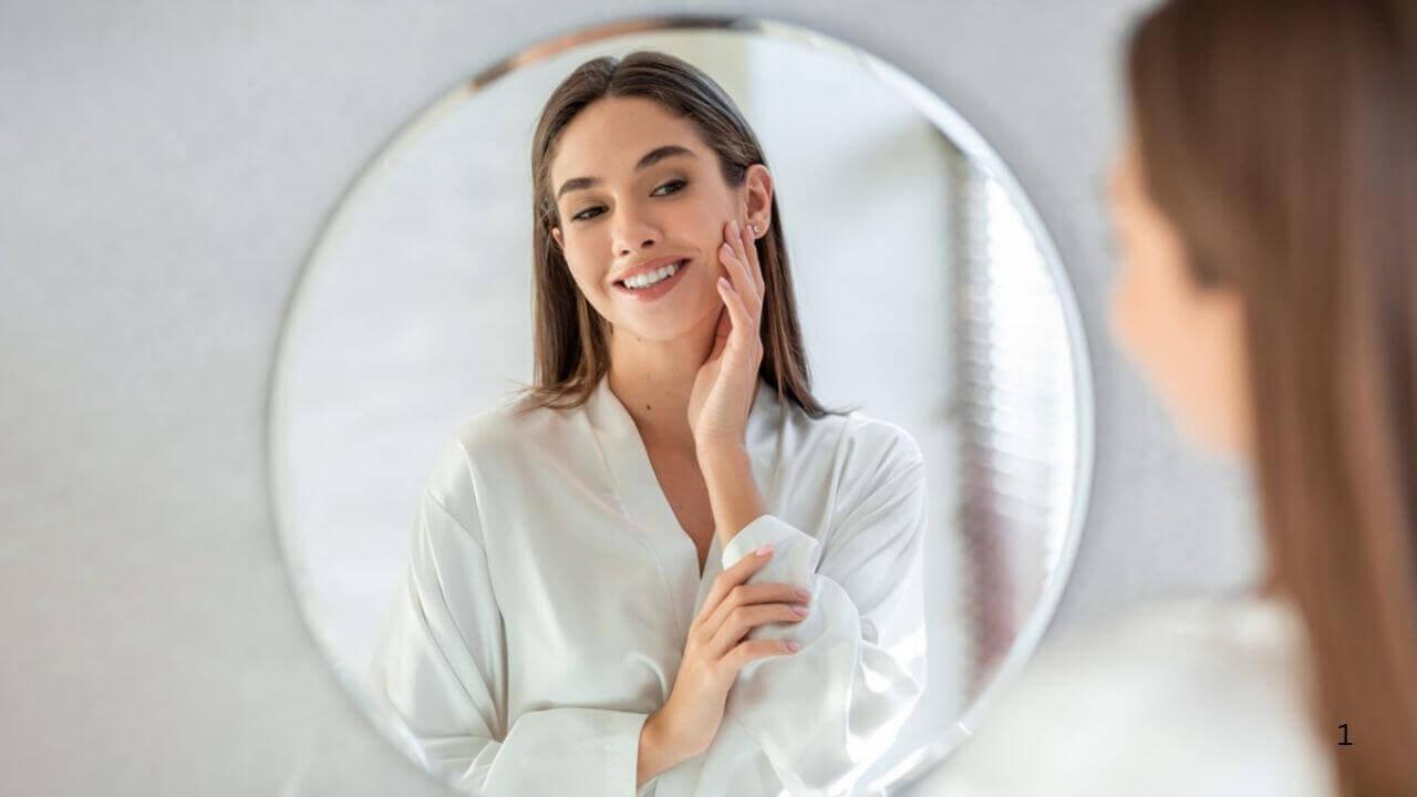 बदलते मौसम में चेहरा हो गया काला? अपनाएं ये आसान Skin Care Tips