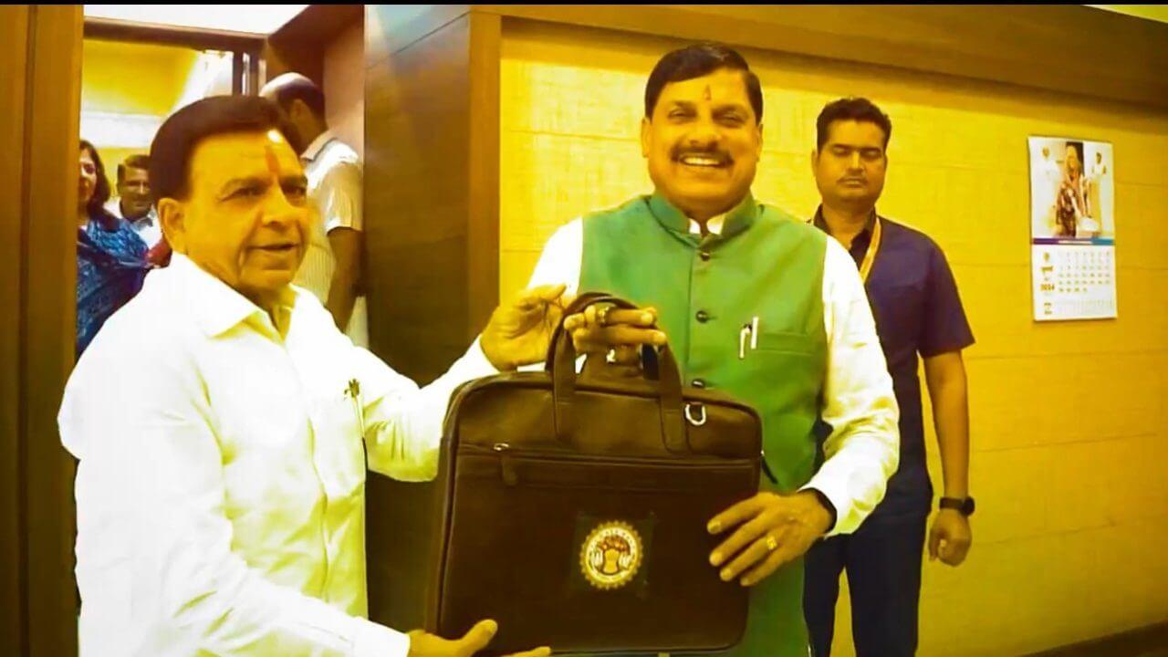 MP Budget 2025 : वित्त मंत्री जगदीश देवड़ा ने कहा ‘जनता को समर्पित सर्वस्पर्शी बजट’, सीएम डॉ. मोहन यादव बोले- सभी वर्गों के लिए प्रावधान