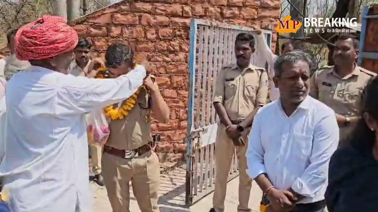 सीसीआई सीमेंट प्लांट स्क्रैप नीलामी पर प्रशासन ने लगाई रोक, कर्मचारियों के बकाया वेतन के भुगतान के बिना नहीं होगी नीलामी