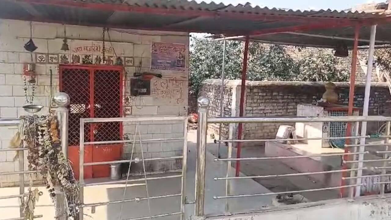 मंदिरों में लगातार हो रही चोरियां, आरोपियों को पकड़ने में पुलिस नाकाम, श्रद्धालु ने घोषित किया 10 हजार का इनाम 