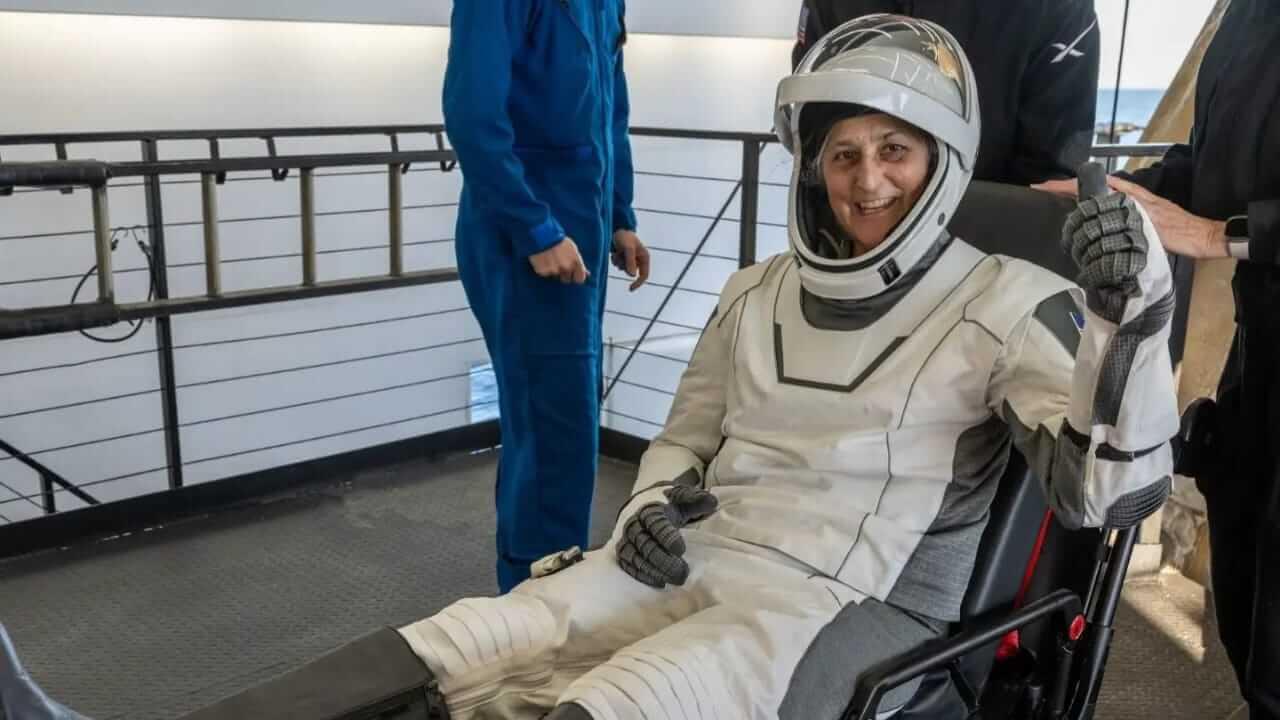 डॉल्फिंस ने मनाया Sunita Williams के धरती पर लौटने का जश्न, लैंड करते ही कैप्सूल के चारों ओर लगाए चक्कर, PM मोदी ने भी जताई खुशी