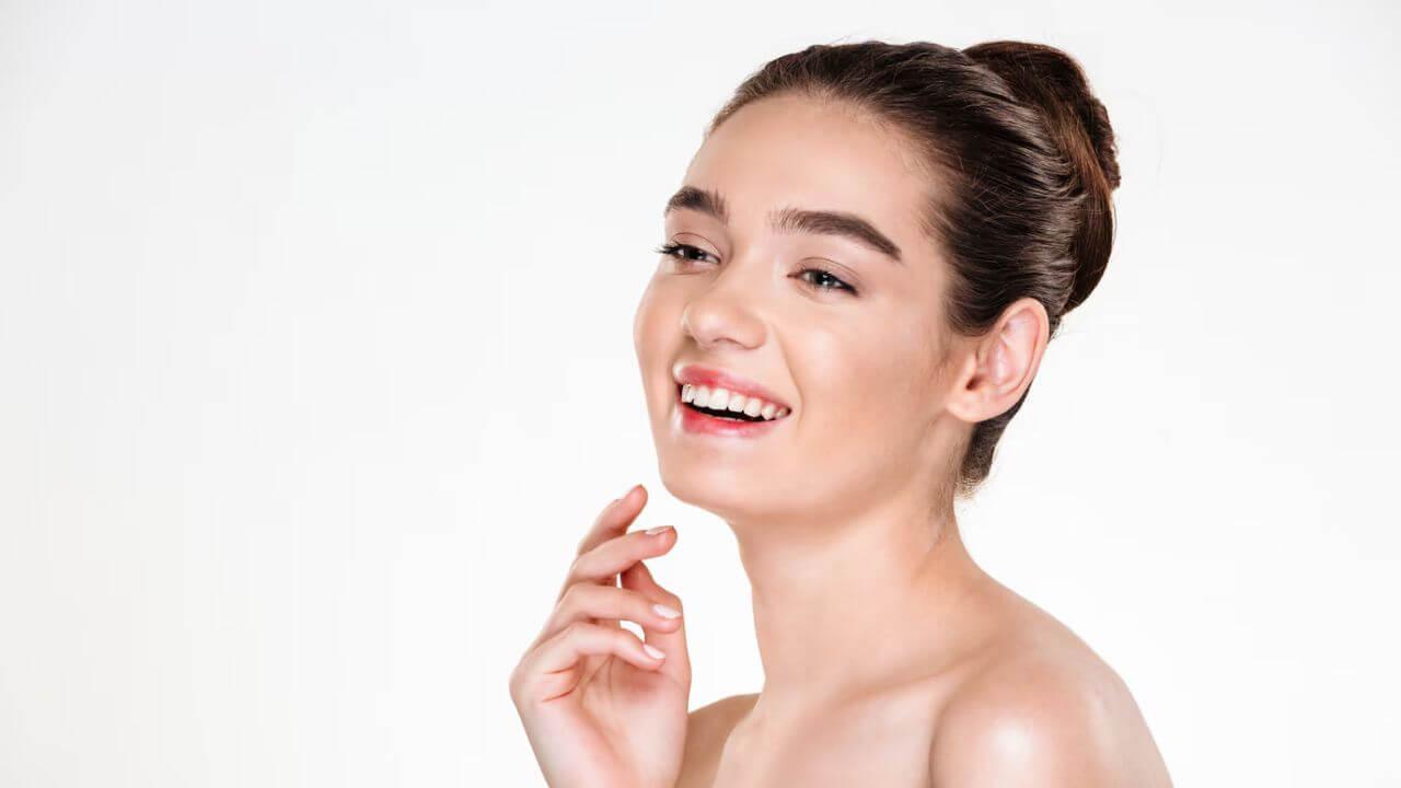 धूप में भी चेहरे की रौनक नहीं होगी कम, पानी में मिलाएं ये 5 चीजें और पाएं निखरी त्वचा