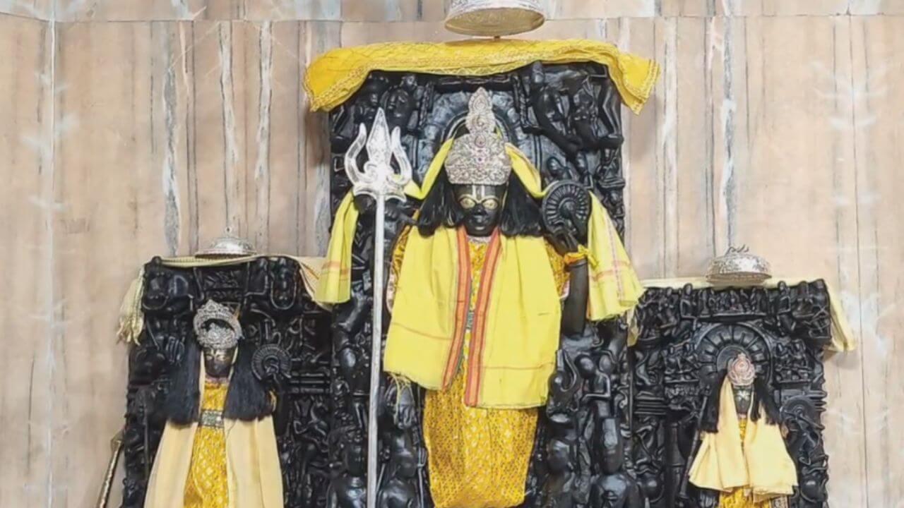 उमरिया में चैत्र नवरात्रि के अवसर पर बिरासिनी देवी मंदिर में उमड़ा श्रद्धालुओं का जनसैलाब, सुरक्षा के पुख्ता इंतजाम