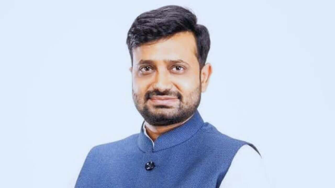 हेमंत कटारे ने किया उमंग सिंघार का समर्थन, कहा ‘पूरी कांग्रेस उनके साथ’, 20 करोड़ के मानहानि नोटिस पर जताई एकजुटता