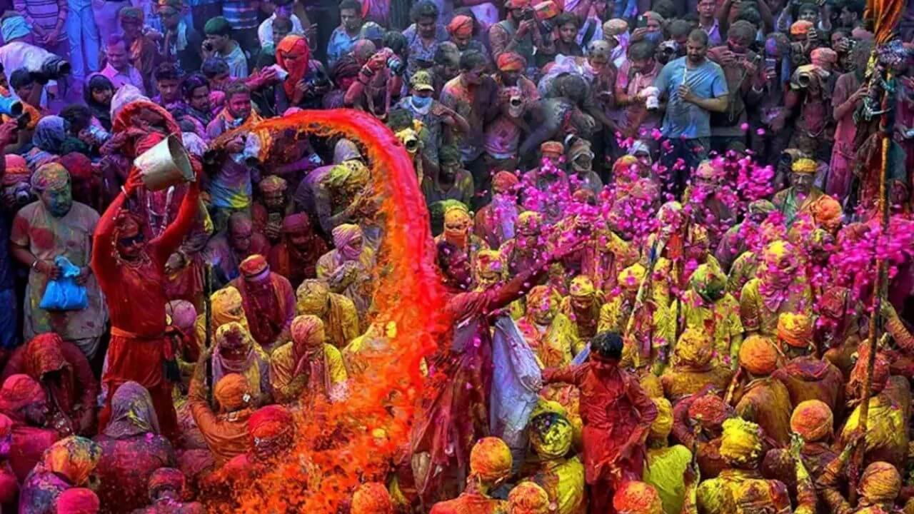 होली खेलें मगर ध्यान से, केमिकल रंगे में पाए जाने वाले तत्व पहुंचा सकते हैं आपको नुकसान, ऐसे करें बचाव