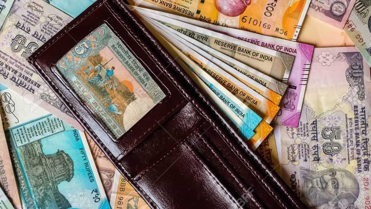 होना चाहते हैं मालामाल, पर्स में रख लें ये चीज, इन चीजों को तुरंत कर दें बाहर