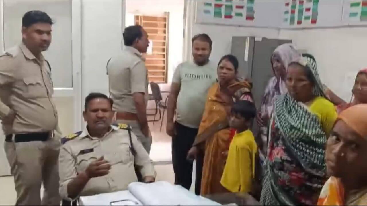 जहरीली शराब बन रही मौत का कारण! एसपी ऑफिस पहुंची महिलाओं ने थाने पर लगाये संरक्षण के आरोप