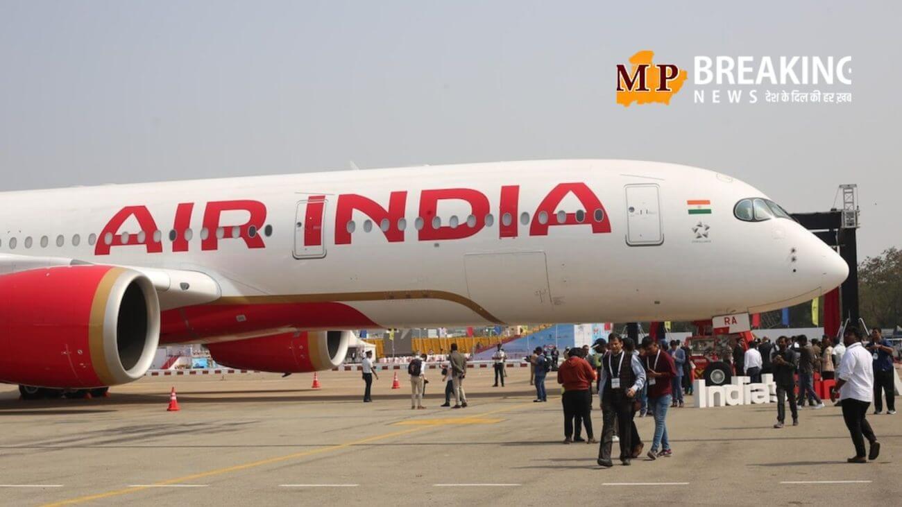 ये कैसा मामला है? दिल्ली से बैंकॉक जा रही एक फ्लाइट में शख्स ने बगल में बैठे पैसेंजर पर ही कर दिया पेशाब
