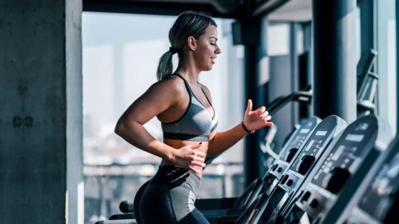 गर्मी में वर्कआउट का परफेक्ट टाइम, थकान और तनाव रहेगा कोसो दूर