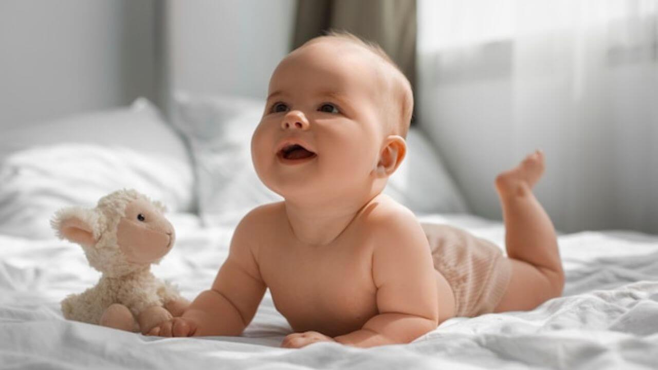 बच्चे के जीवन में गुड लक लाएंगे ये 6 सुंदर नाम, सौभाग्य और खुशहाली को करेंगे अट्रैक्ट