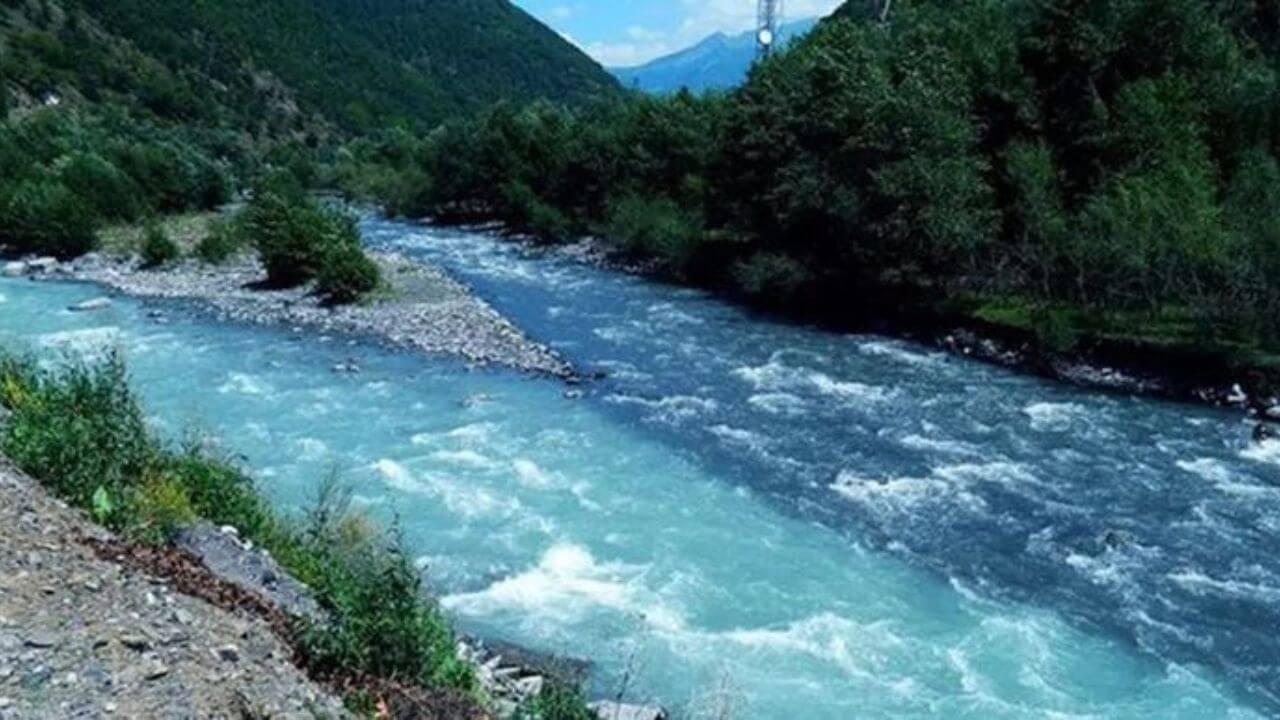 कुदरत का करिश्मा, जहां जुड़ती हैं नदियां लेकिन नहीं होतीं एक!