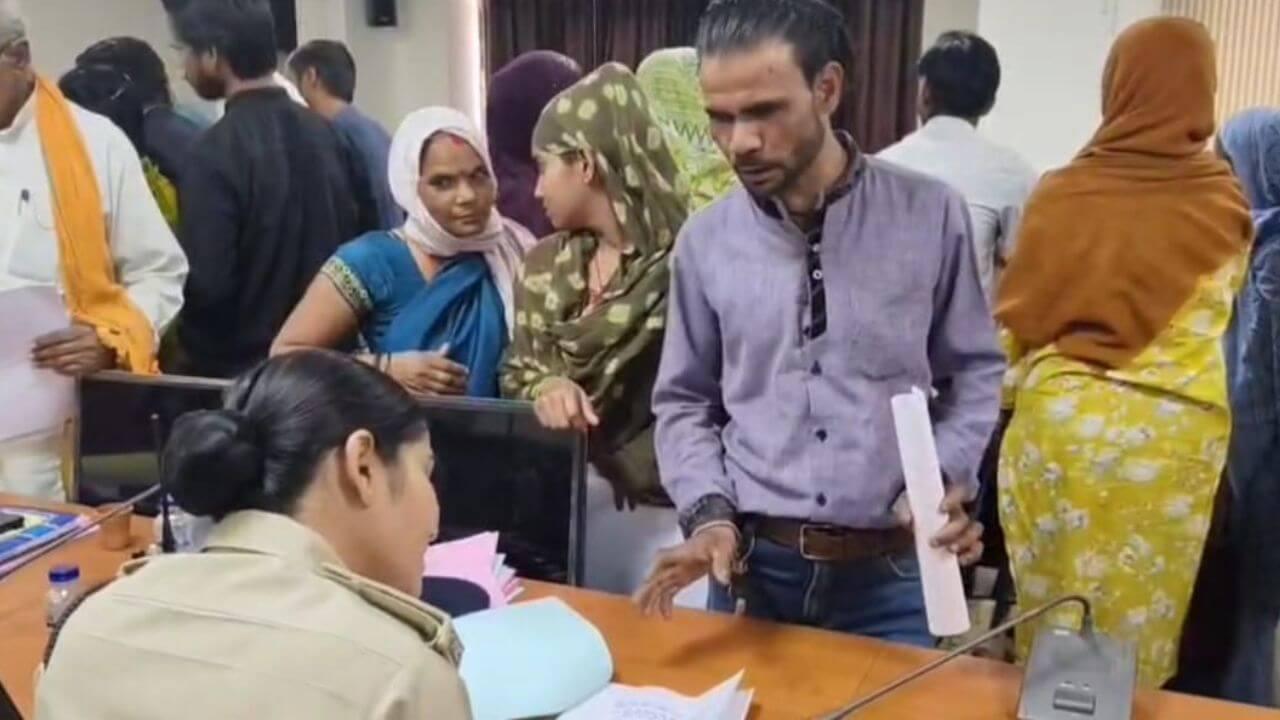 तलाक़ की बात को लेकर पति ने की पत्नी से 10 लाख रुपये के मुआवजे की मांग, आवेदन लेकर पहुंचा एसपी ऑफिस