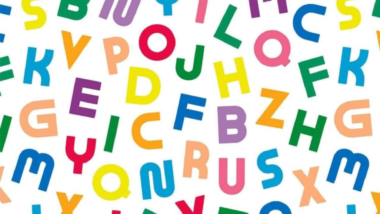 Name Psychology: हमेशा सबको खुश रखते हैं इस नामाक्षर के लोग, बात-बात पर हो जाते हैं भावुक