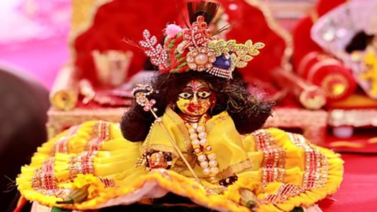 गर्मी के मौसम में लड्डू गोपाल को लगाए इनका भोग, होंगे प्रसन्न, बरसेगी कृपा