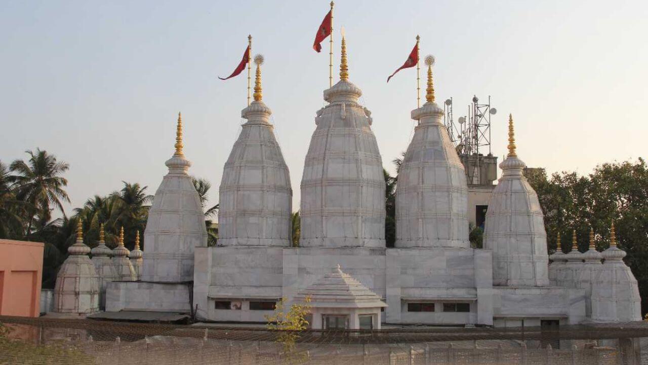 मां लक्ष्मी करेंगी धन की बारिश, अक्षय तृतीया के दिन इस प्रसिद्ध मंदिर में जरूर करें दर्शन