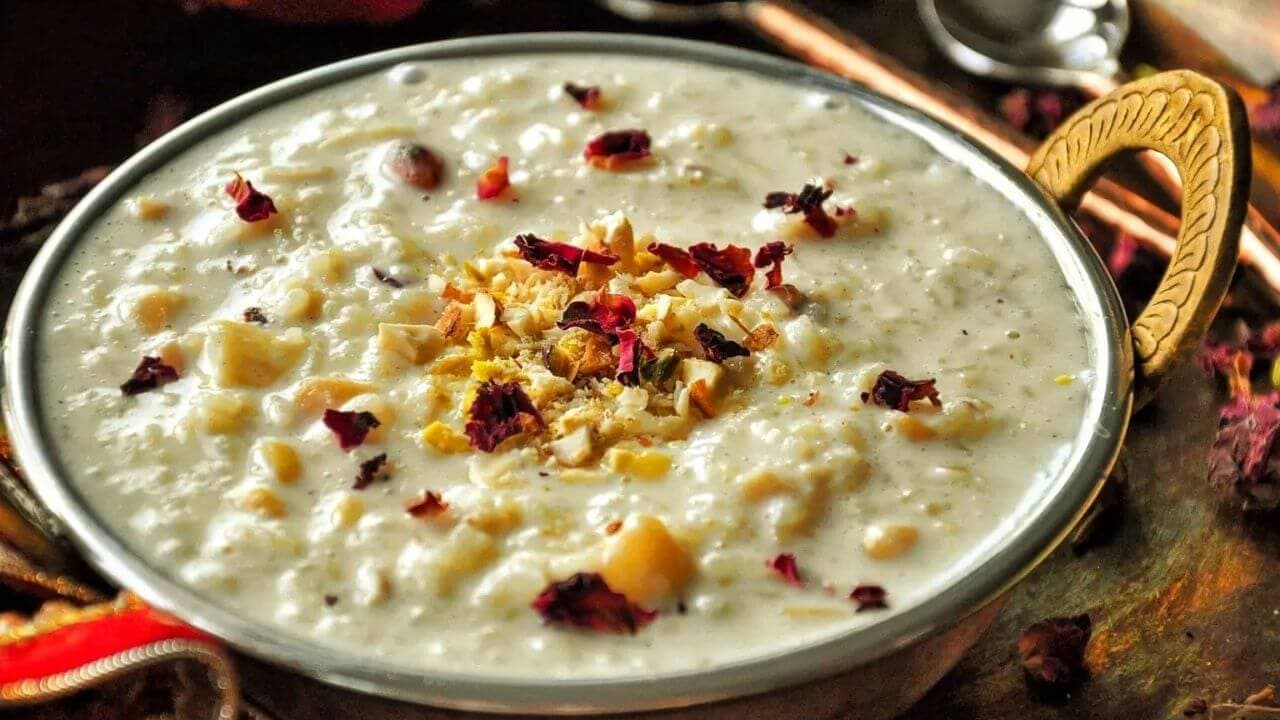 अक्षय तृतीया पर इस आसान रेसिपी से बनाएं खीर-पंजीरी और पाएं मां लक्ष्मी का आशीर्वाद