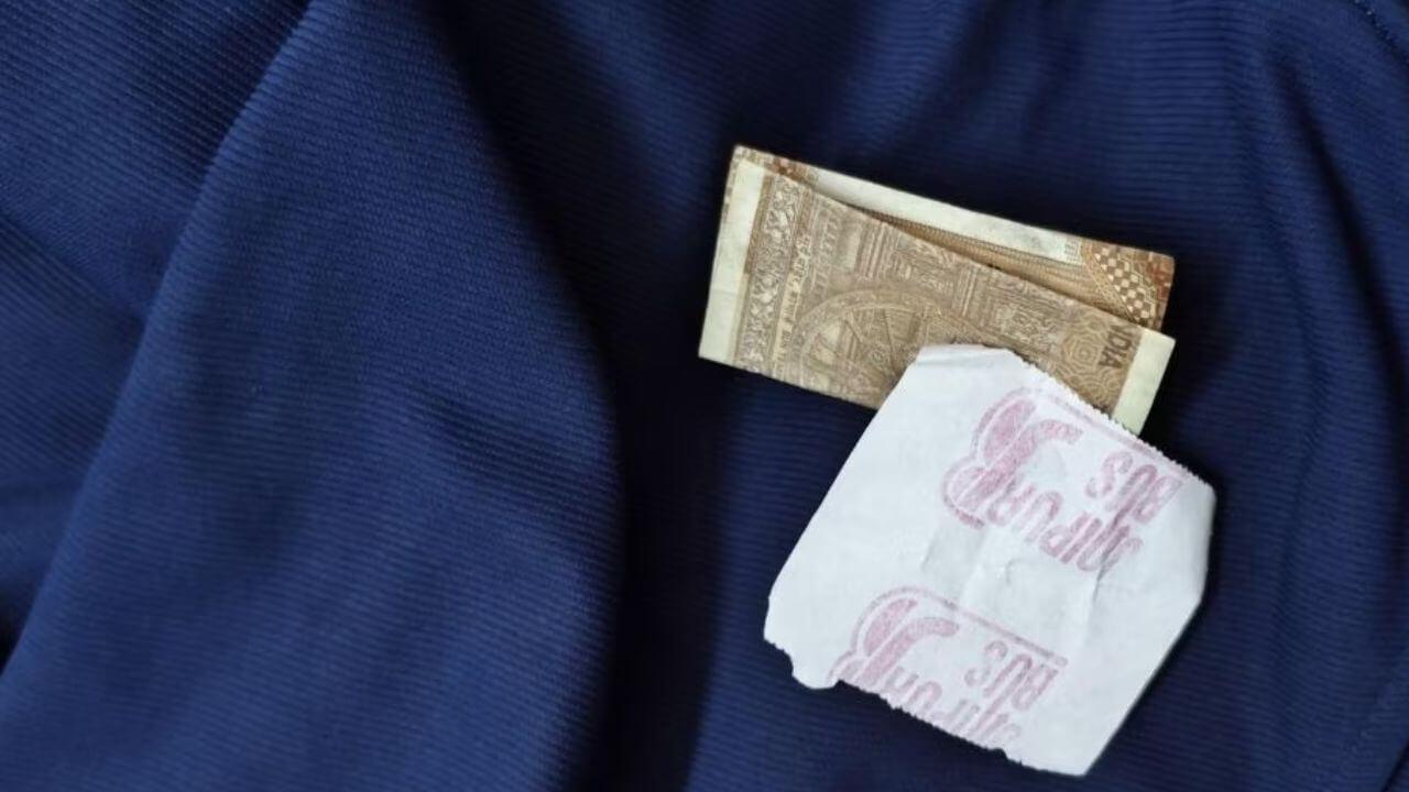 Zepto से मंगाई ट्रैक पैंट की जेब में निकला 10 रुपए का नोट और एक पर्ची, जानिए क्या लिखा था