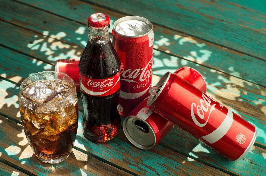 भारत में सिर्फ ₹20 में मिलने वाली Coca-Cola अमेरिका में कितने में मिलती है? प्राइस जानकार हो जाएंगे हैरान!