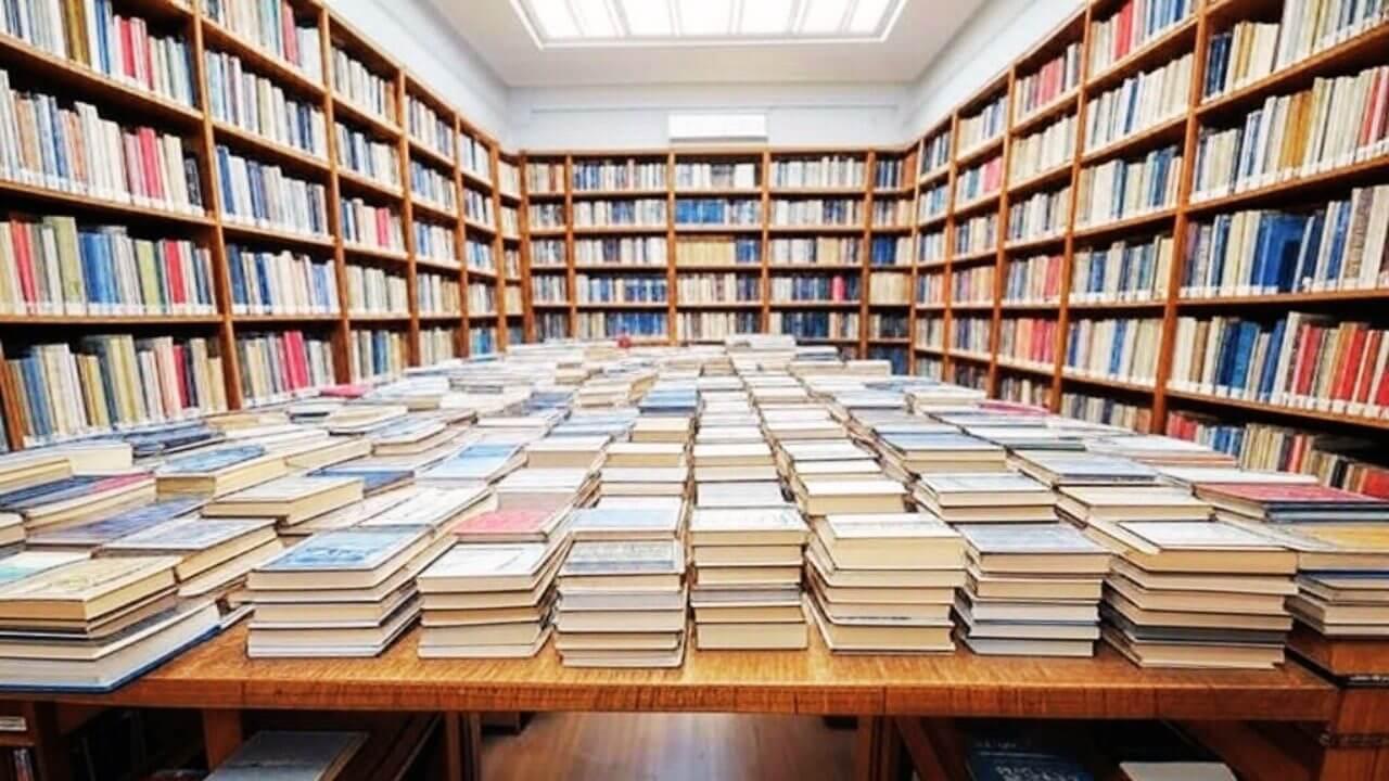 क्या होता है Bibliophobia, कौन सी है दुनिया की सबसे महंगी किताब, जानिए पुस्तकों से जुड़े 10 रोचक तथ्य