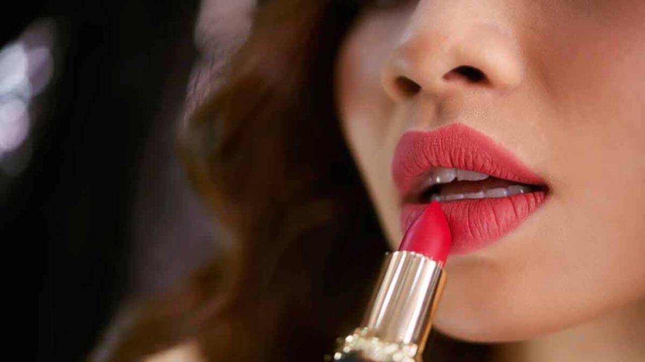 पार्टी मेकअप लुक के लिए अब ट्राई करें ये 4 ट्रेंडिंग Lipstick Shades, लुक लगेगा स्टाइलिश और डिफरेंट