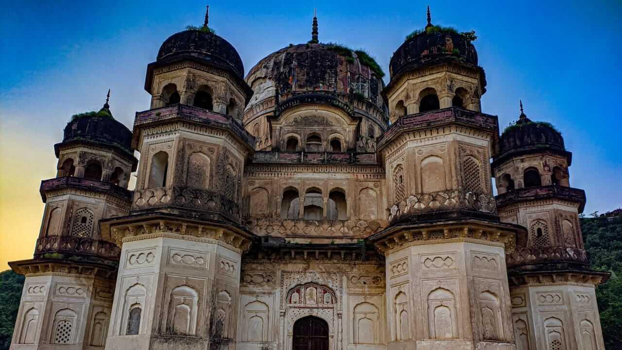 400 साल पुराना बुंदेलखंड का ताजमहल, यहां आज भी सुनाई देती है पायलों की आवाज, शाम के बाद जाने की है मनाही