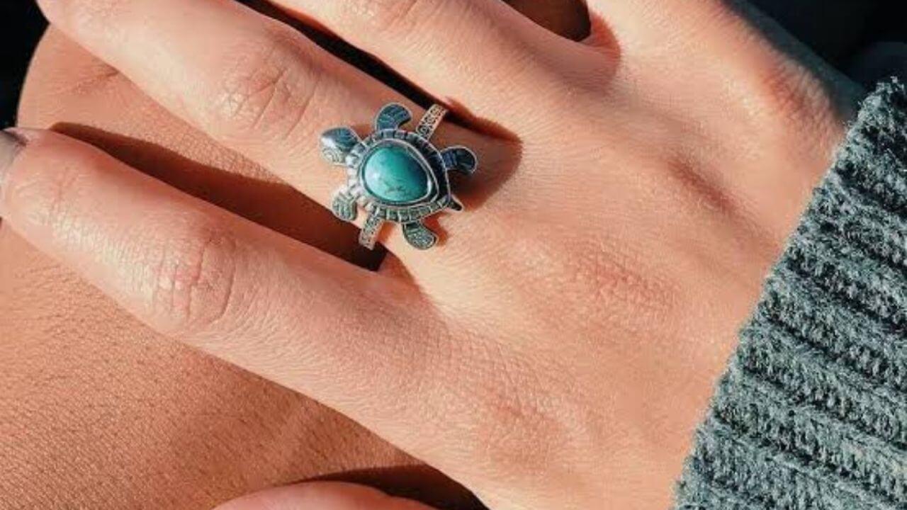 पैसों की परेशानी दूर कर देगी कछुए वाली अंगूठी, बढ़ जाएगी आमदनी, जानें कैसे करें धारण