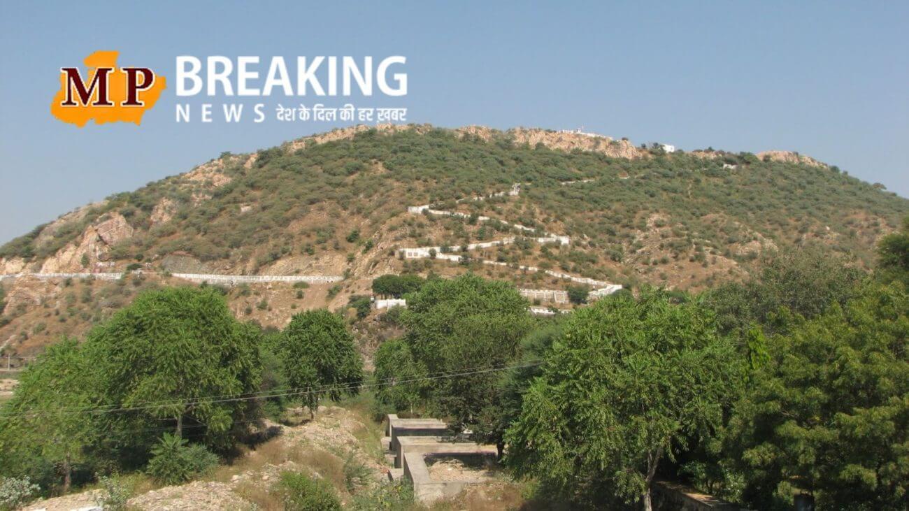 कैसे शुरू हुई गोवर्धन पर्वत की परिक्रमा? क्या है इसके पीछे को असल कहानी जानिए