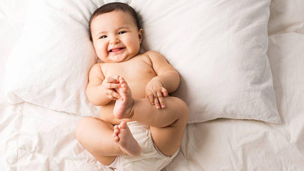 बच्चों के सबसे क्यूट और अट्रैक्टिव नाम, इनके अर्थ मोह लेंगे मन