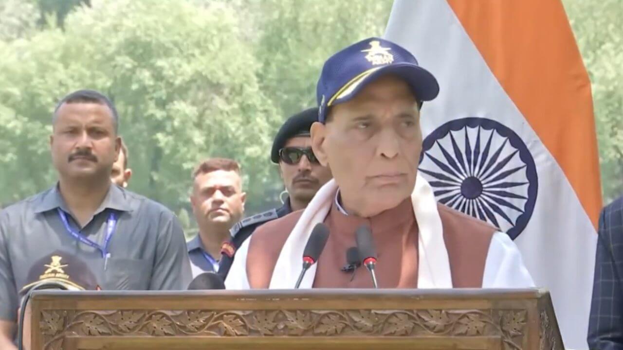 श्रीनगर में राजनाथ सिंह की दो टूक ‘हम आतंकवाद के खिलाफ किसी भी हद तक जा सकते हैं’, पाकिस्तान के परमाणु हथियारों को IAEA की निगरानी में लेने की मांग