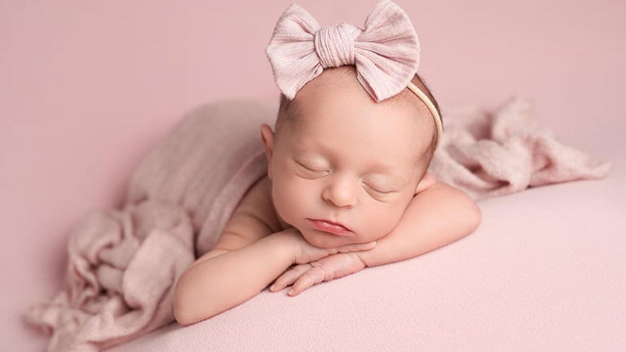 बच्चों के लिए प्यारे आध्यात्मिक नाम, बेहद यूनिक हैं इनके अर्थ