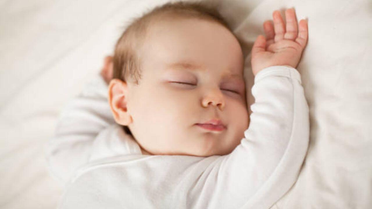 दिल जीत लेंगे बच्चों के ये 8 आध्यात्मिक नाम, हर कोई करेगा तारीफ