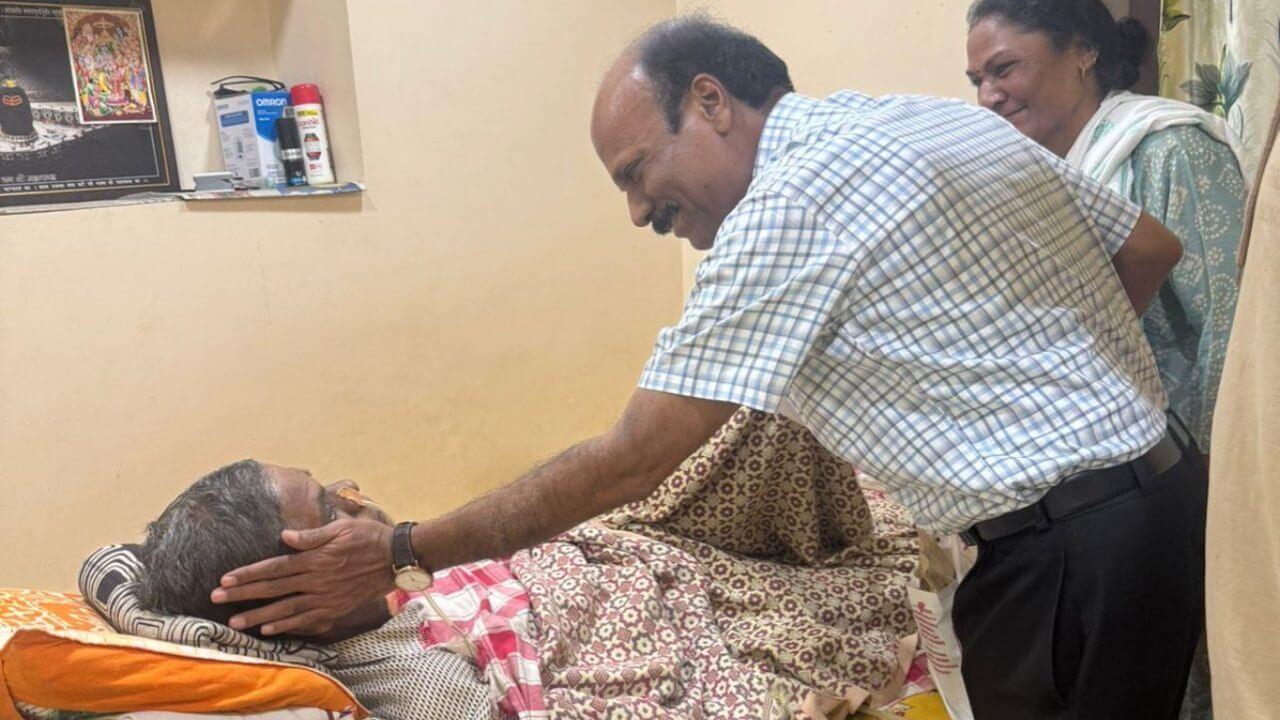 DGP कैलाश मकवाना ने सड़क हादसे में घायल बचपन के मित्र एएसआई सुरेश शाक्य से की मुलाकात, बाबा महाकाल से की जल्द स्वस्थ होने की प्रार्थना