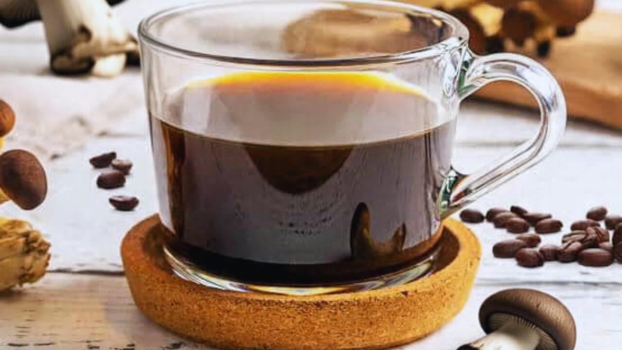 अब सुबह की शुरुआत कीजिए ‘फंगस लाटे’ के साथ, ‘मशरूम कॉफी’ जो बन गई है हेल्थ कॉन्शियस लोगों की पहली पसंद
