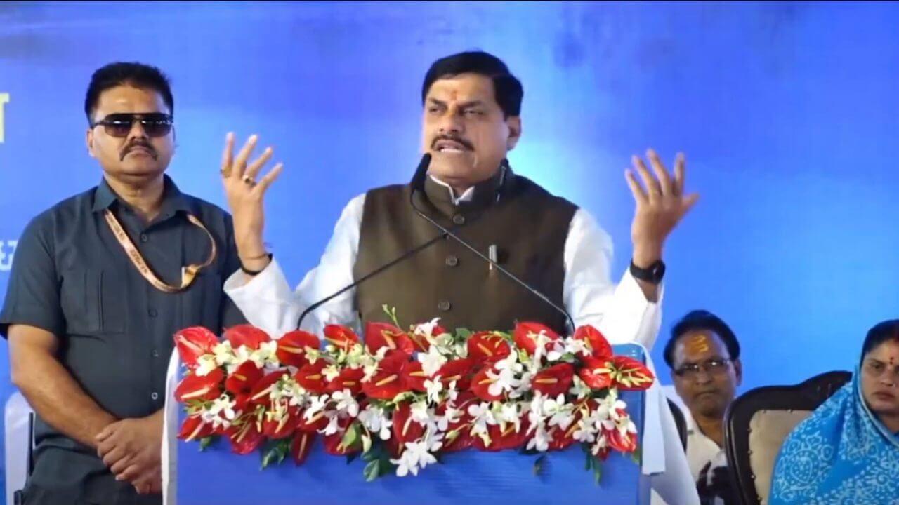 सीएम डॉ. मोहन यादव की बड़ी घोषणा, MP में शुरु होगी 900 करोड़ की ‘एक बगिया माँ के नाम’ योजना, खंडवा में ‘जल गंगा संवर्धन अभियान’ का समापन