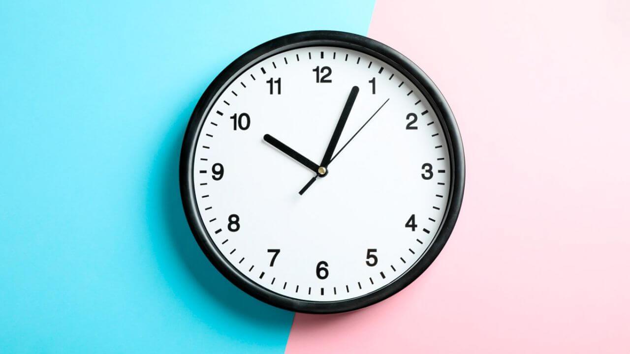 खराब घड़ी खोल देगी बंद किस्मत का ताला, फेंकने से पहले आजमा लें ये उपाय