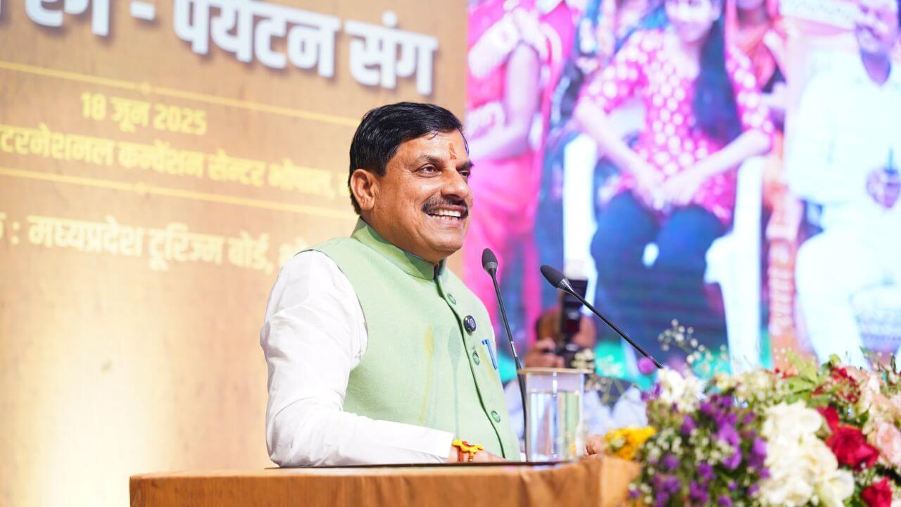 सीएम डॉ मोहन यादव बोले- ‘होम स्टे’ से रोजगार सहित ग्रामीण अर्थव्यवस्था को मिलेगी मजबूती, पर्यटन स्थलों के लिए शीघ्र ही शुरू होगी हेलीकॉप्टर सेवा