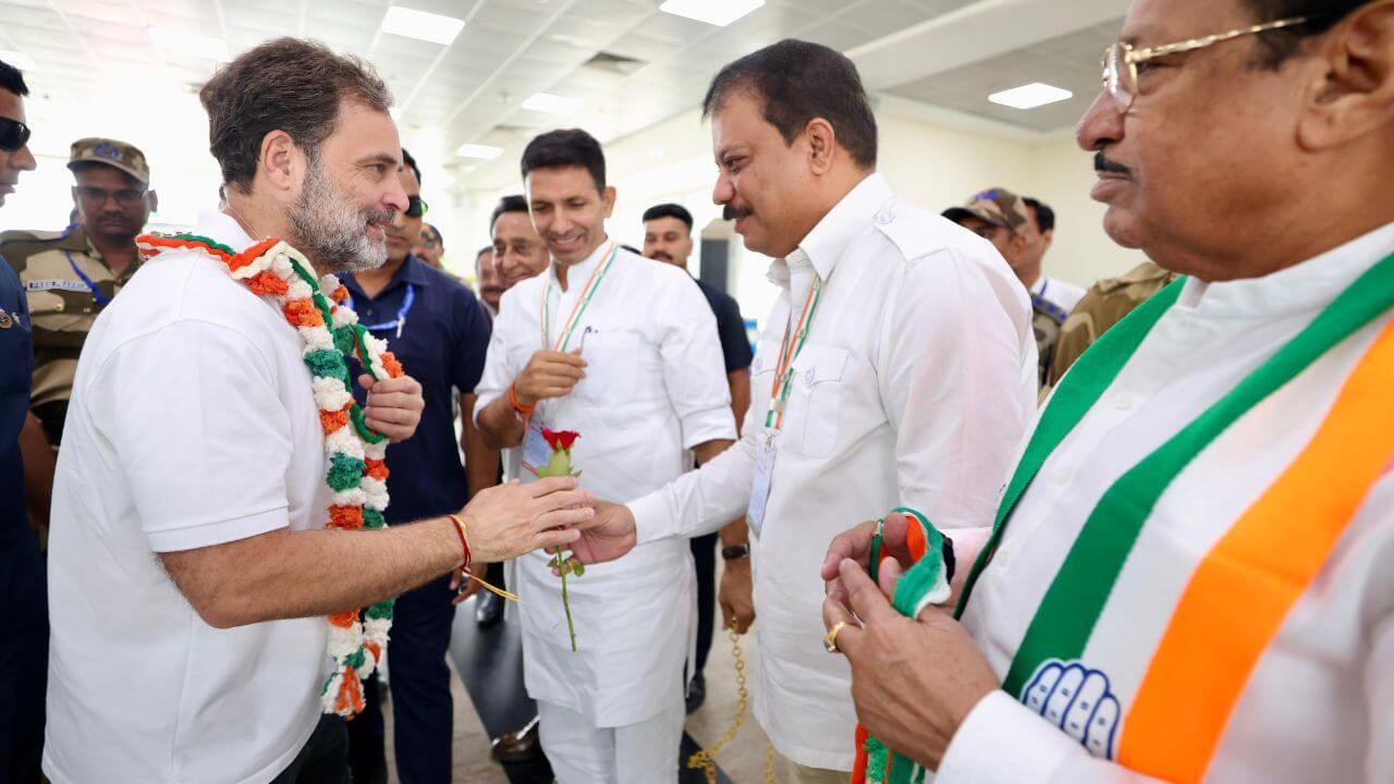 राहुल गांधी ने जूते पहने, फूल फेंककर दी इंदिरा गांधी को श्रद्धांजलि, सीएम डॉ मोहन यादव बोले ये हमारे संस्कार नहीं, वीडी शर्मा ने कसा तंज