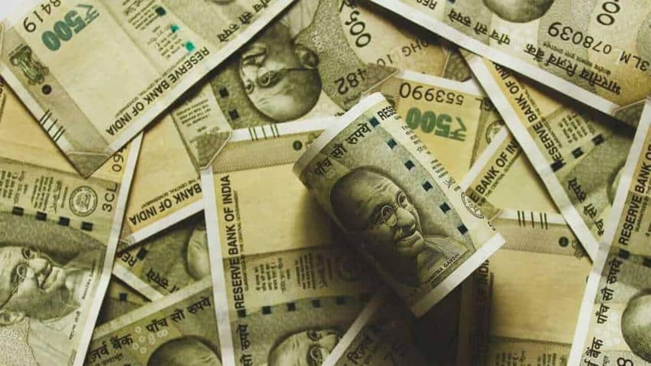 लाल किताब के ये 5 चमत्कारी उपाय बना देंगे मालामाल, प्रसन्न होंगी माता लक्ष्मी