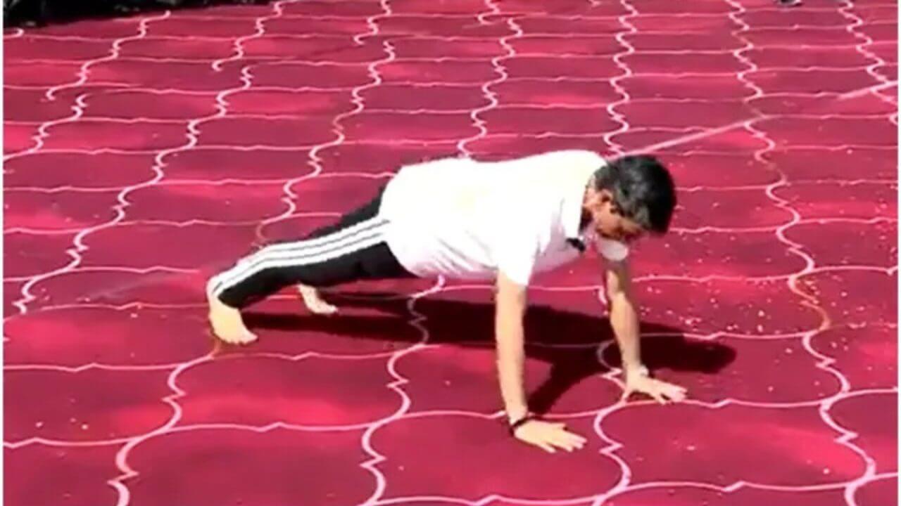 73 साल के राज्यपाल ने योग दिवस पर किए 51 पुश-अप्स, दिया Fitness का संदेश, बोन स्ट्रेंथ और बॉडी बैलेंस पर कही ये बात