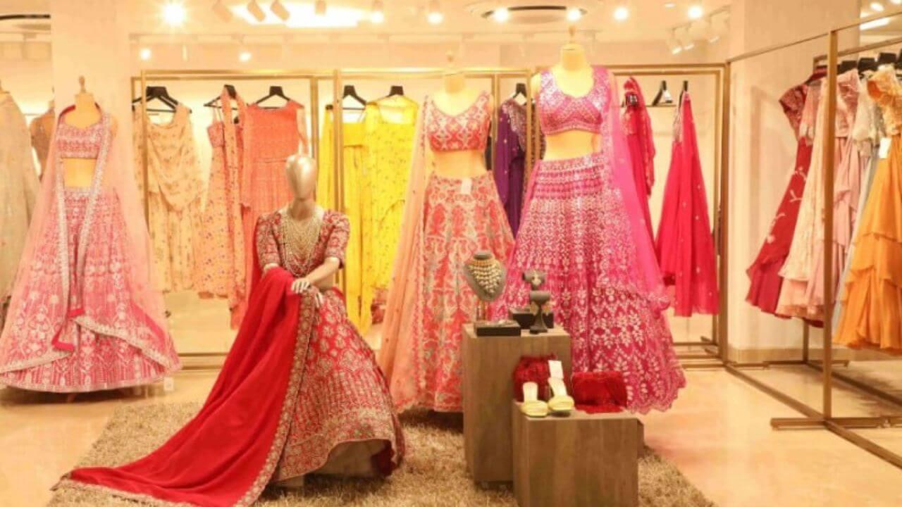 डिजाइनर आउटफिट पहनने के हैं शौकीन, दिल्ली के इन 5 बाजारों से जमकर करें शॉपिंग