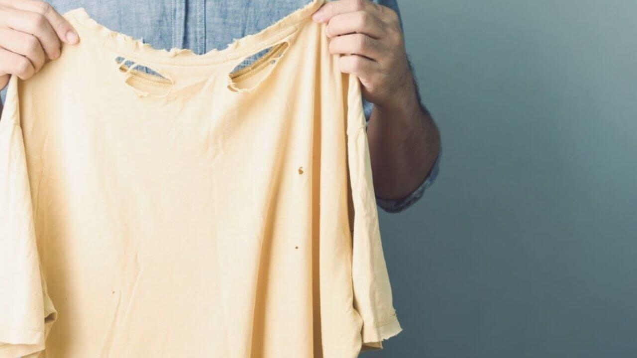 फटे-पुराने कपड़े पहनने की आदत करवा सकती है बड़े-बड़े नुकसान, आज ही सुधार लें तरीका