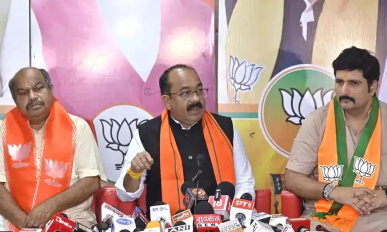 कांग्रेस की नाकेबंदी पर भाजपा का पलटवार, डिप्टी सीएम बोले- ‘भूपेश बघेल अब पुत्र मोह में धृतराष्ट्र बन चुके हैं’